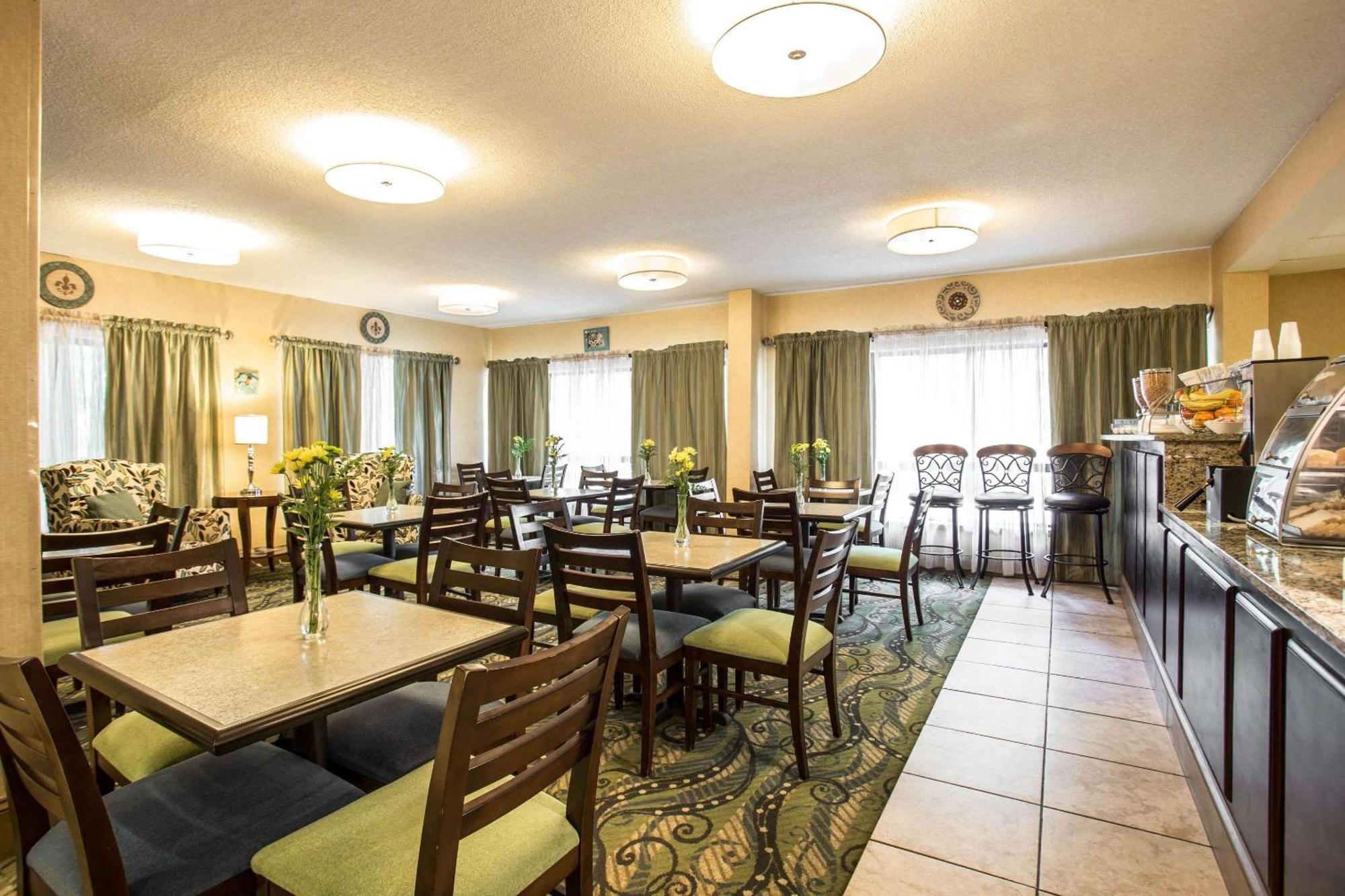 Clarion Inn & Suites Aiken South Buitenkant foto